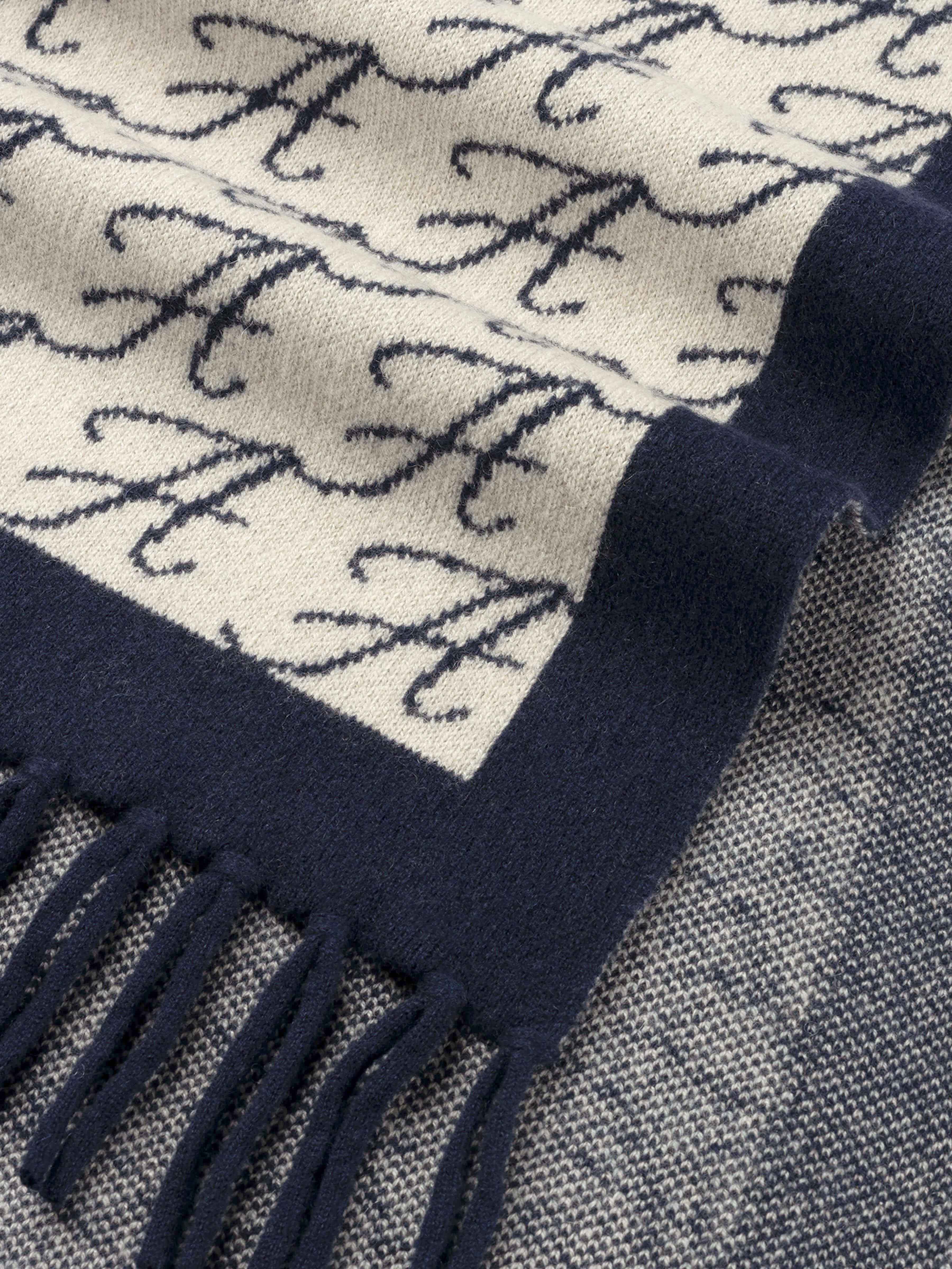 AUR1 Scarf Navy & Beige - Image 3