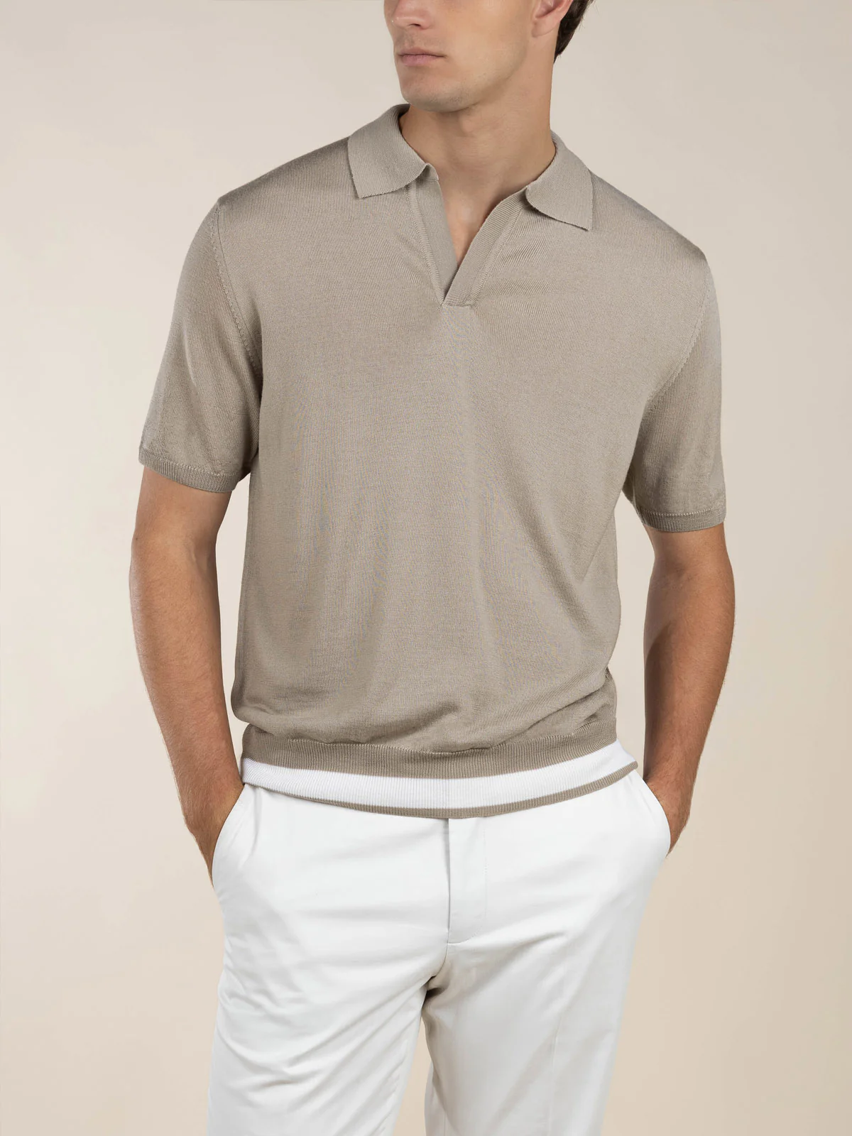 Buttonless AUR1 Polo Greige - Image 2
