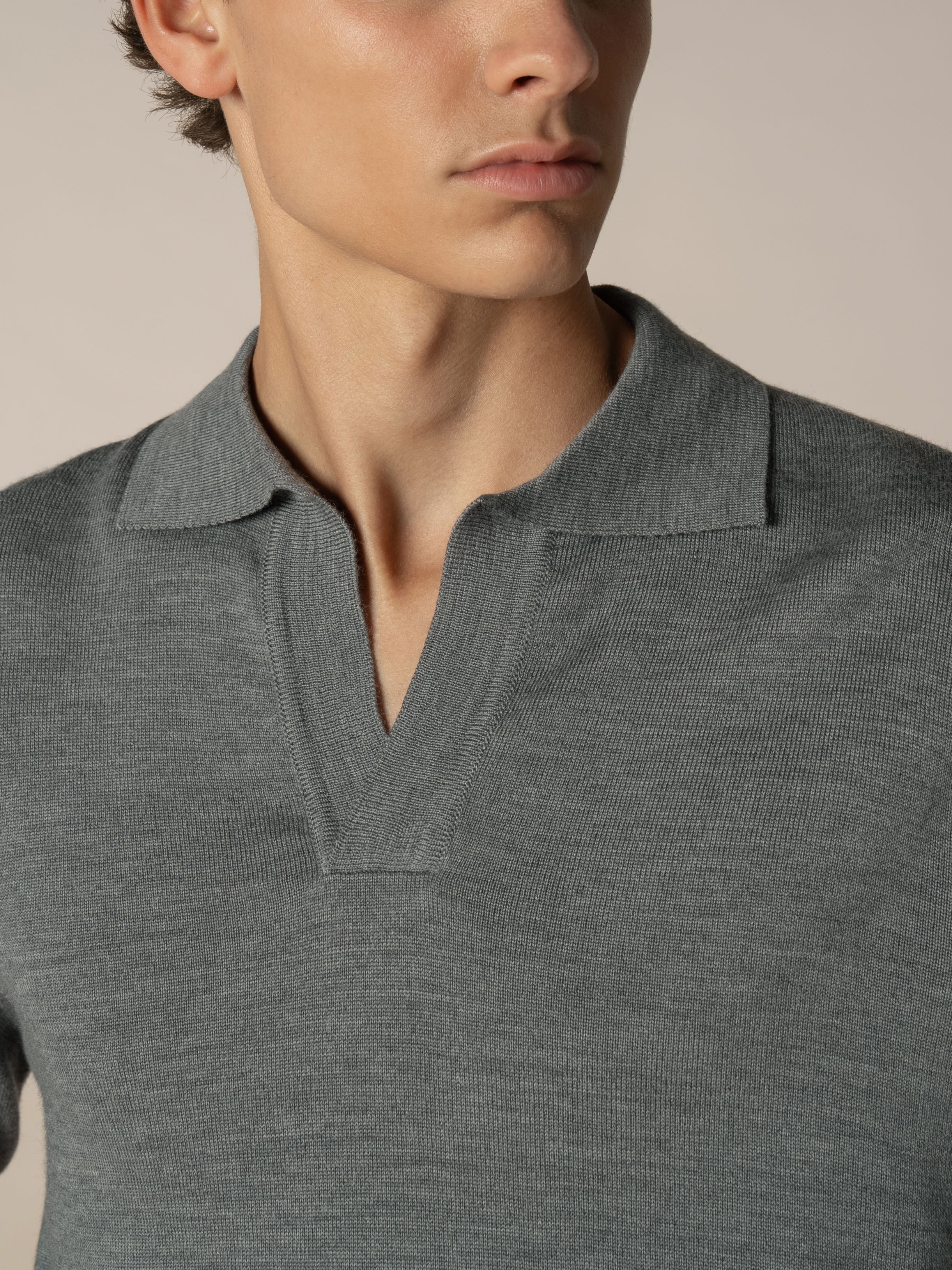 Extrafine Merino Buttonless Polo Dark Grey - Image 3