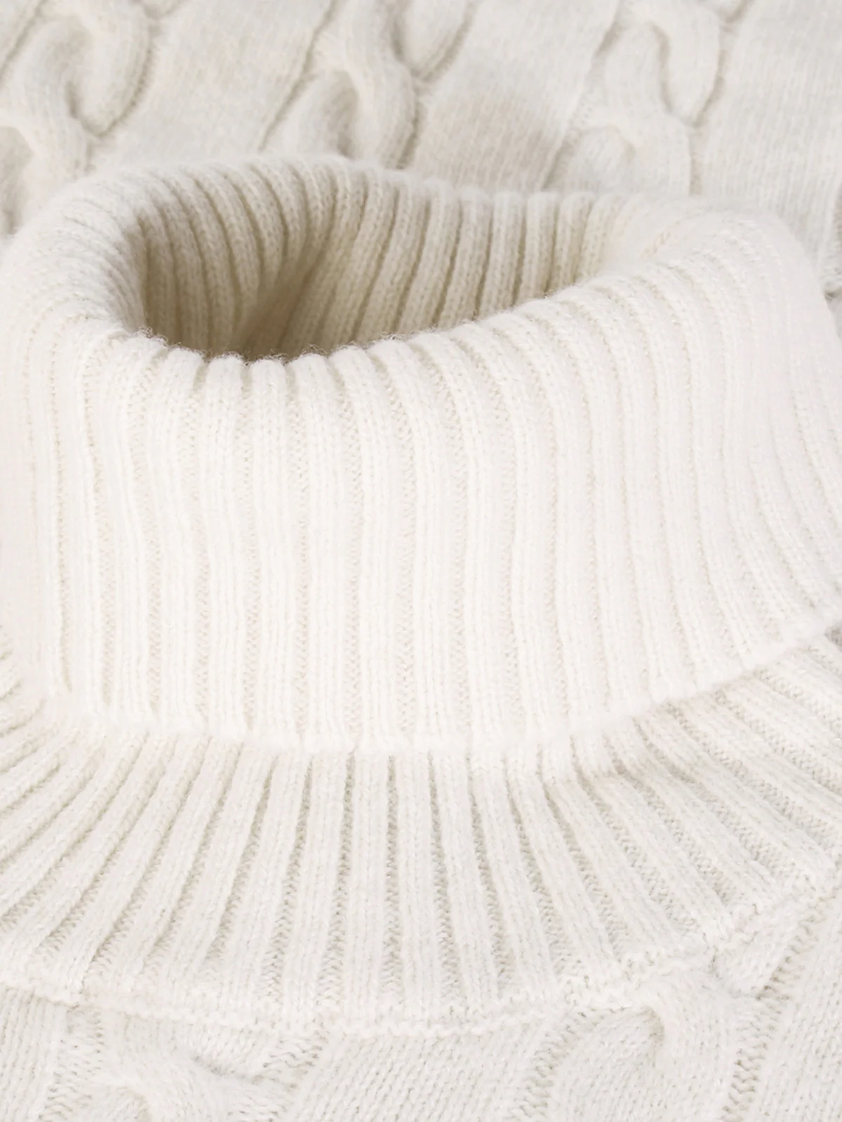 Dolcevita Cable Knit Sweater Ivory - Image 4