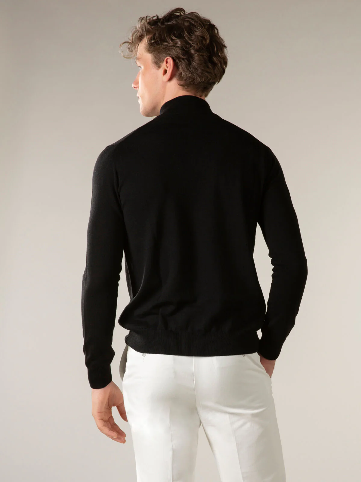 Extrafine Merino Zipper Sweater Black - Image 5