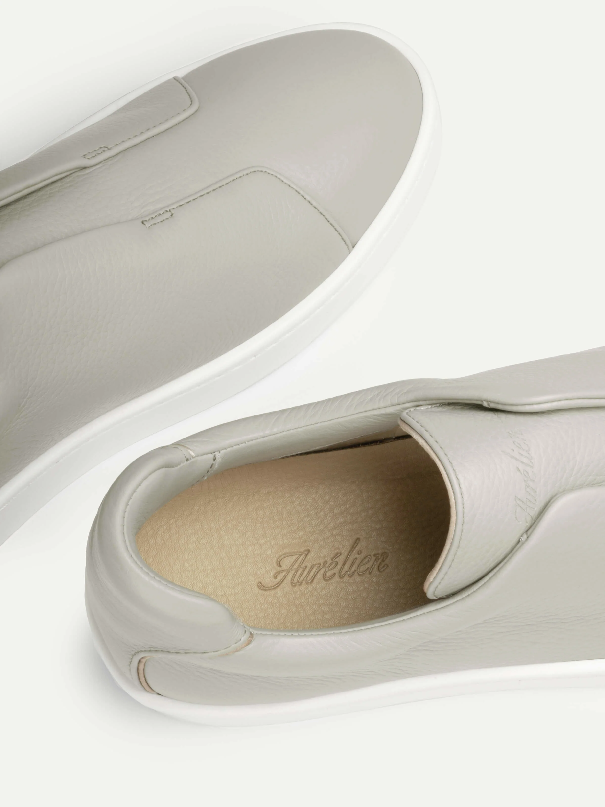 Light Grey Grain AUR3 Sneaker - Image 3