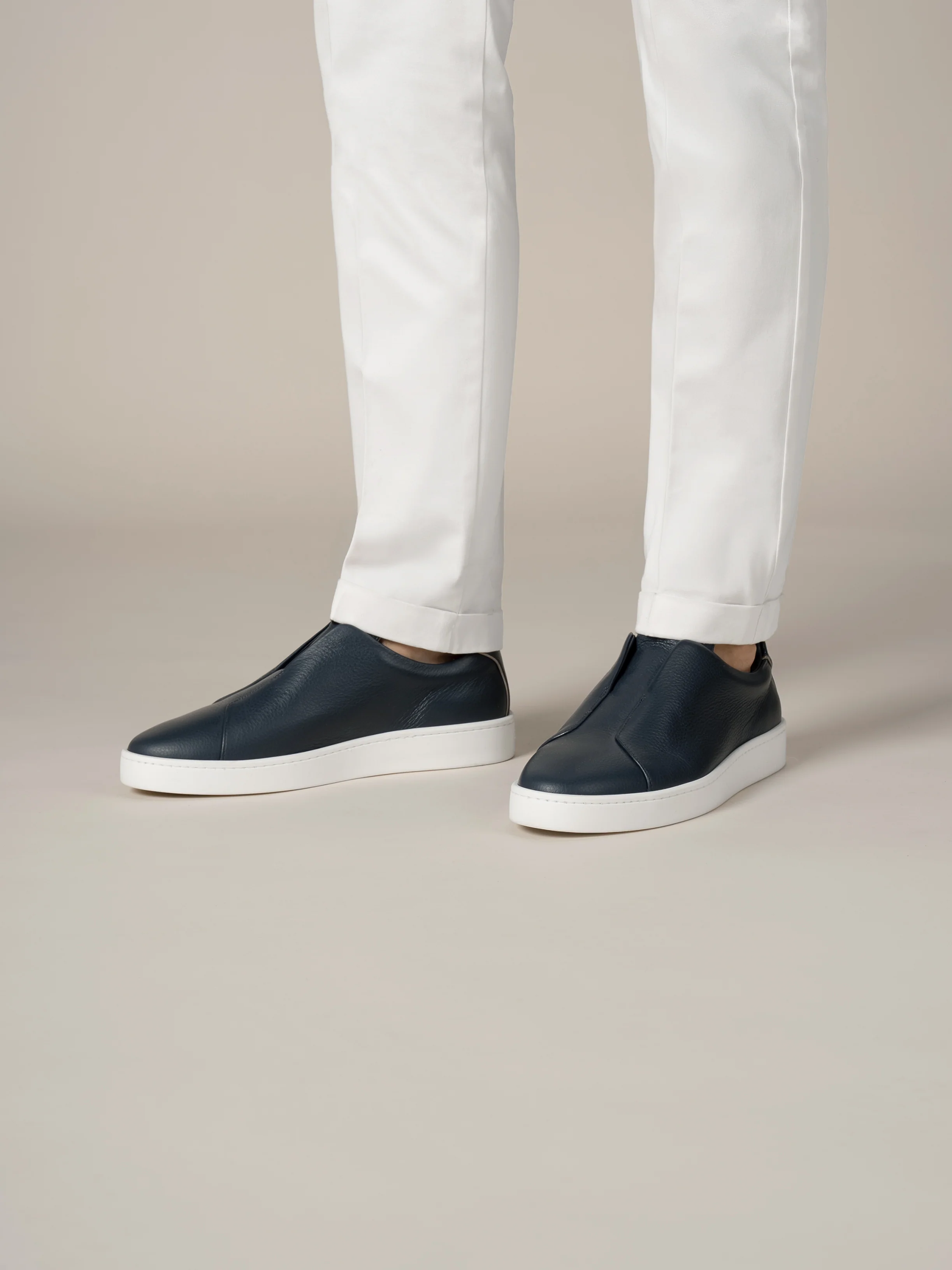 Dark Navy Grain AUR3 Sneaker - Image 2