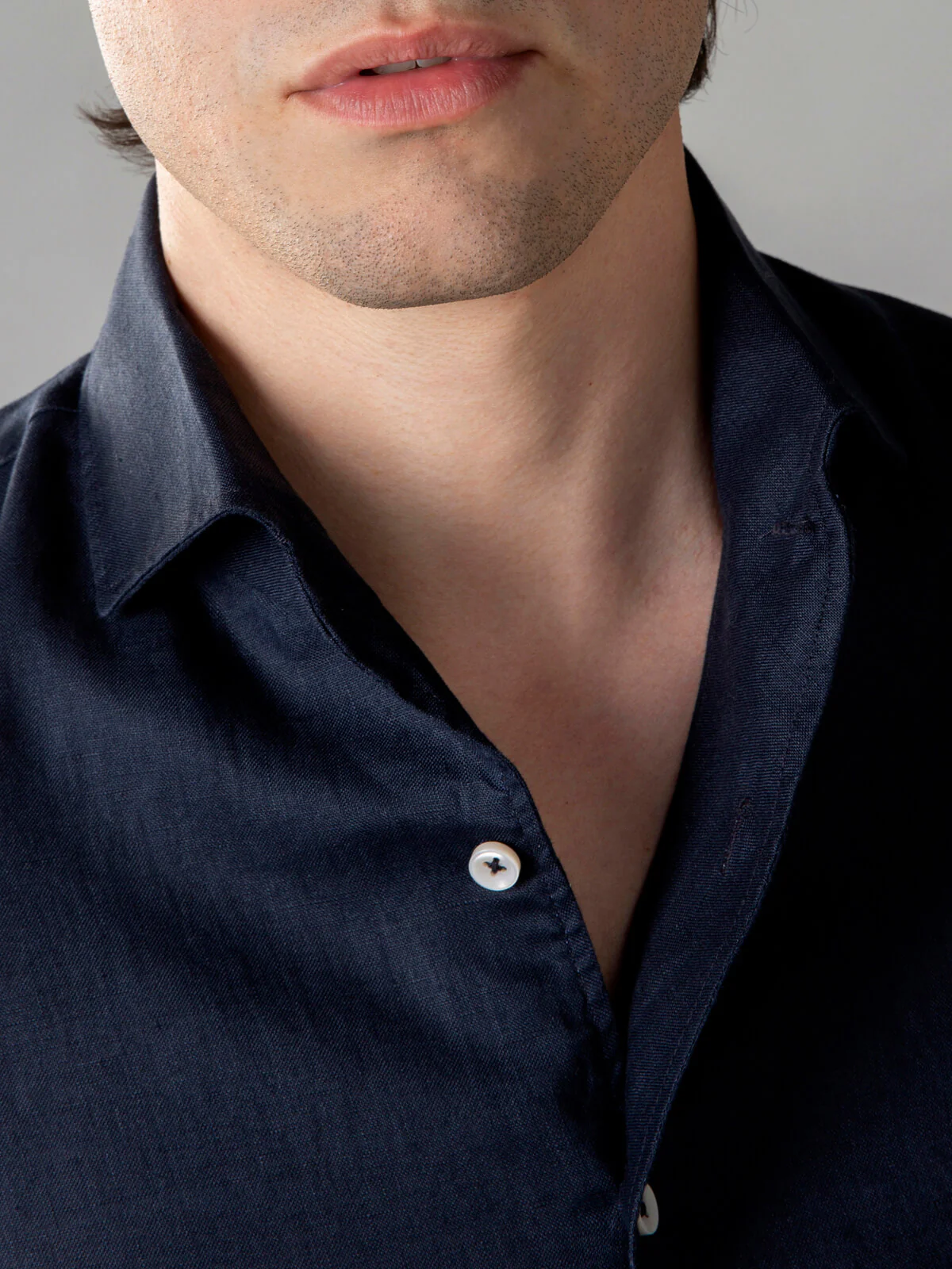Navy Linen Seaside Shirt - Image 3