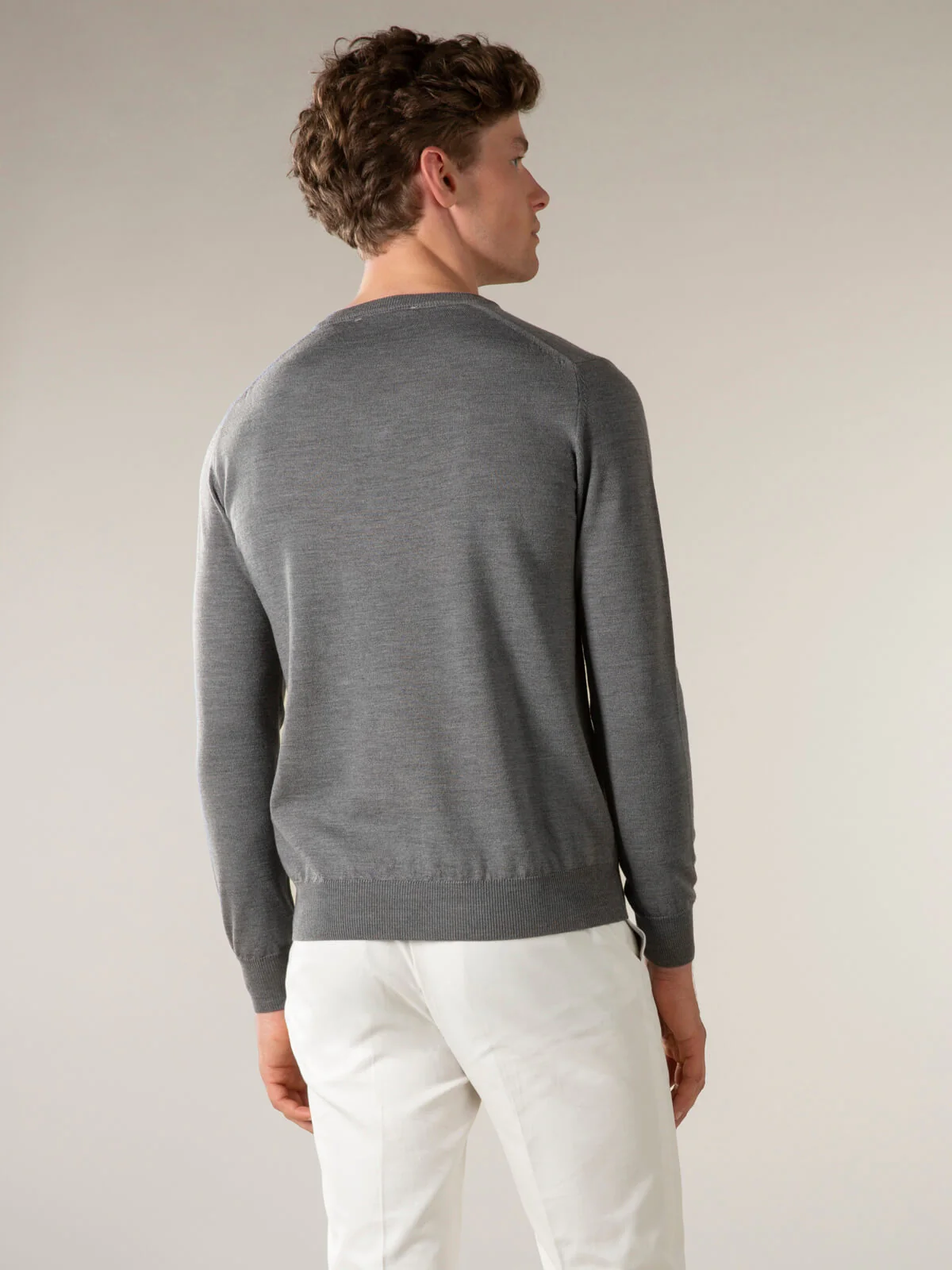 Extrafine Merino V-Neck Dark Grey - Image 4
