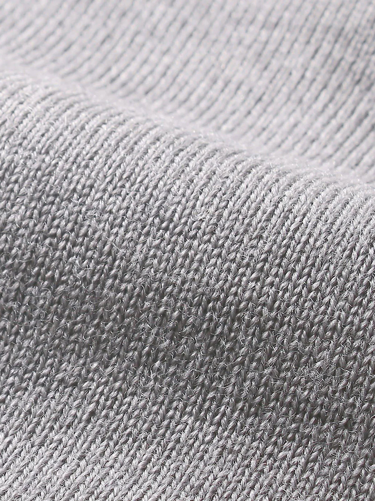 Extrafine Merino V-Neck Light Grey - Image 5