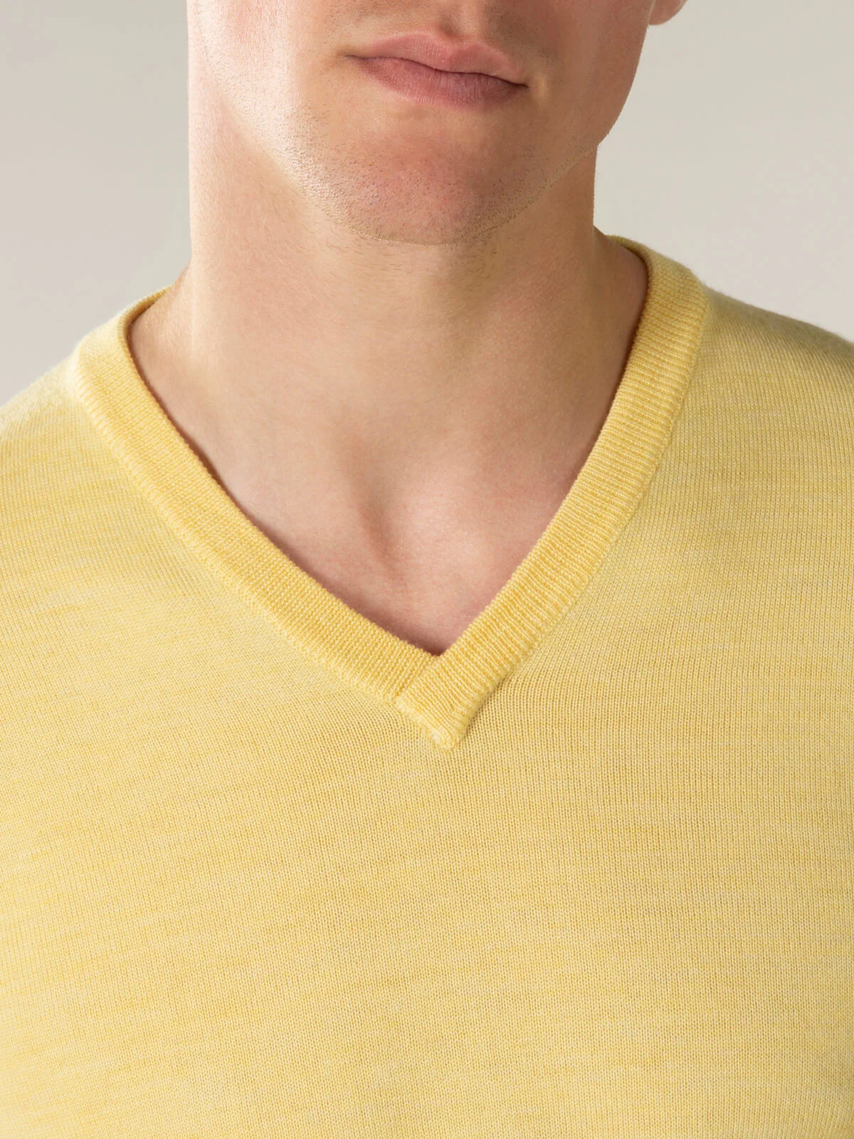 Extrafine Merino V-Neck Yellow - Image 3