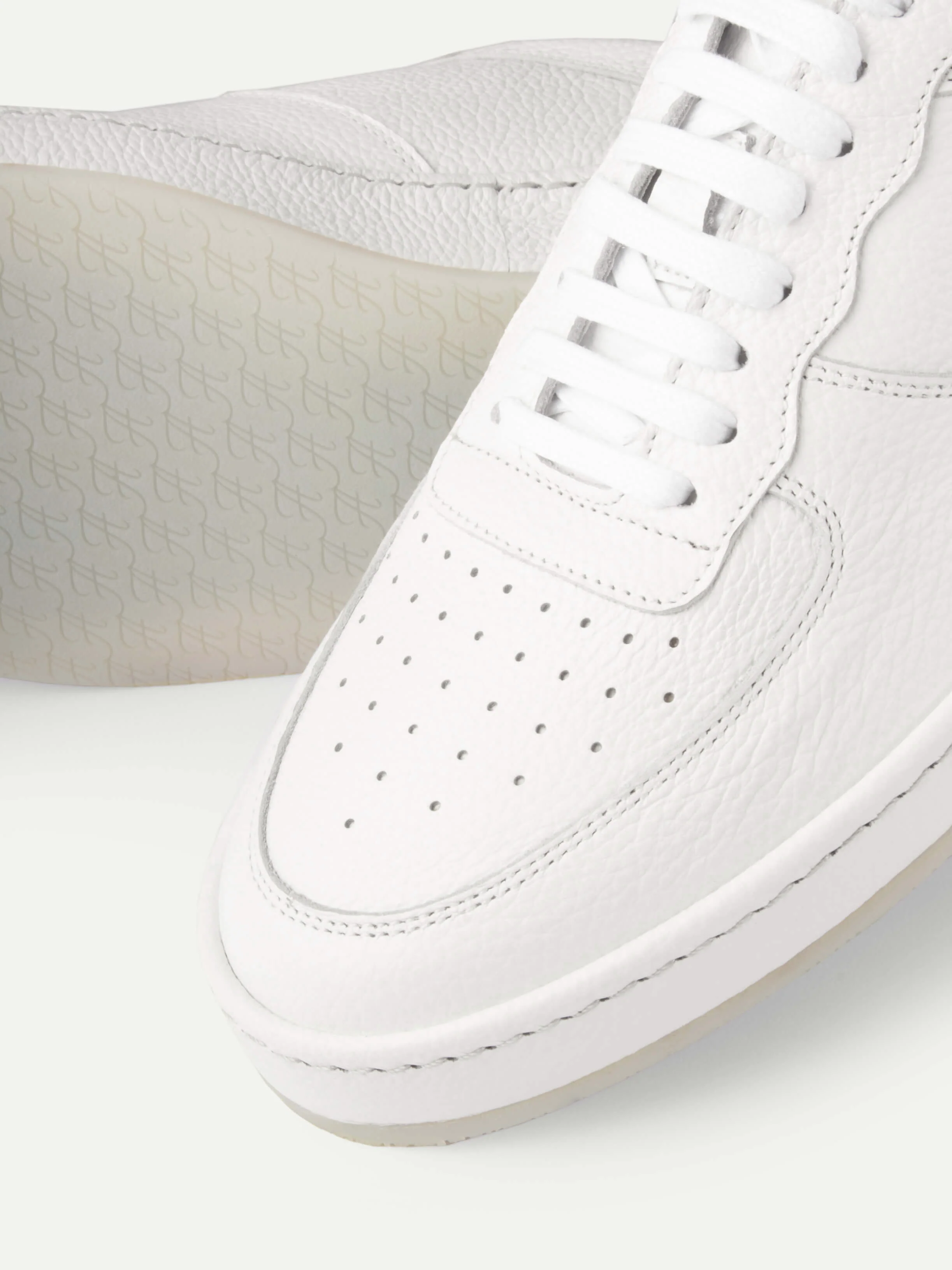 White Grain Voyager AUR2 Sneaker - Image 2